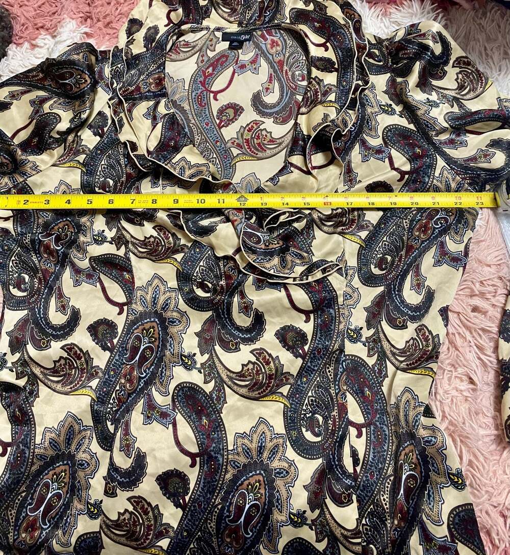 East 5th Women's Ruffled Neck Paisley Print Satin Blouse Size XL - Picture 4 of 6